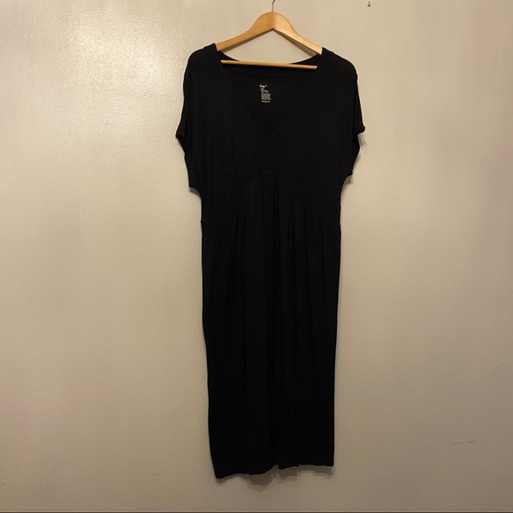 black v neck jersey dress